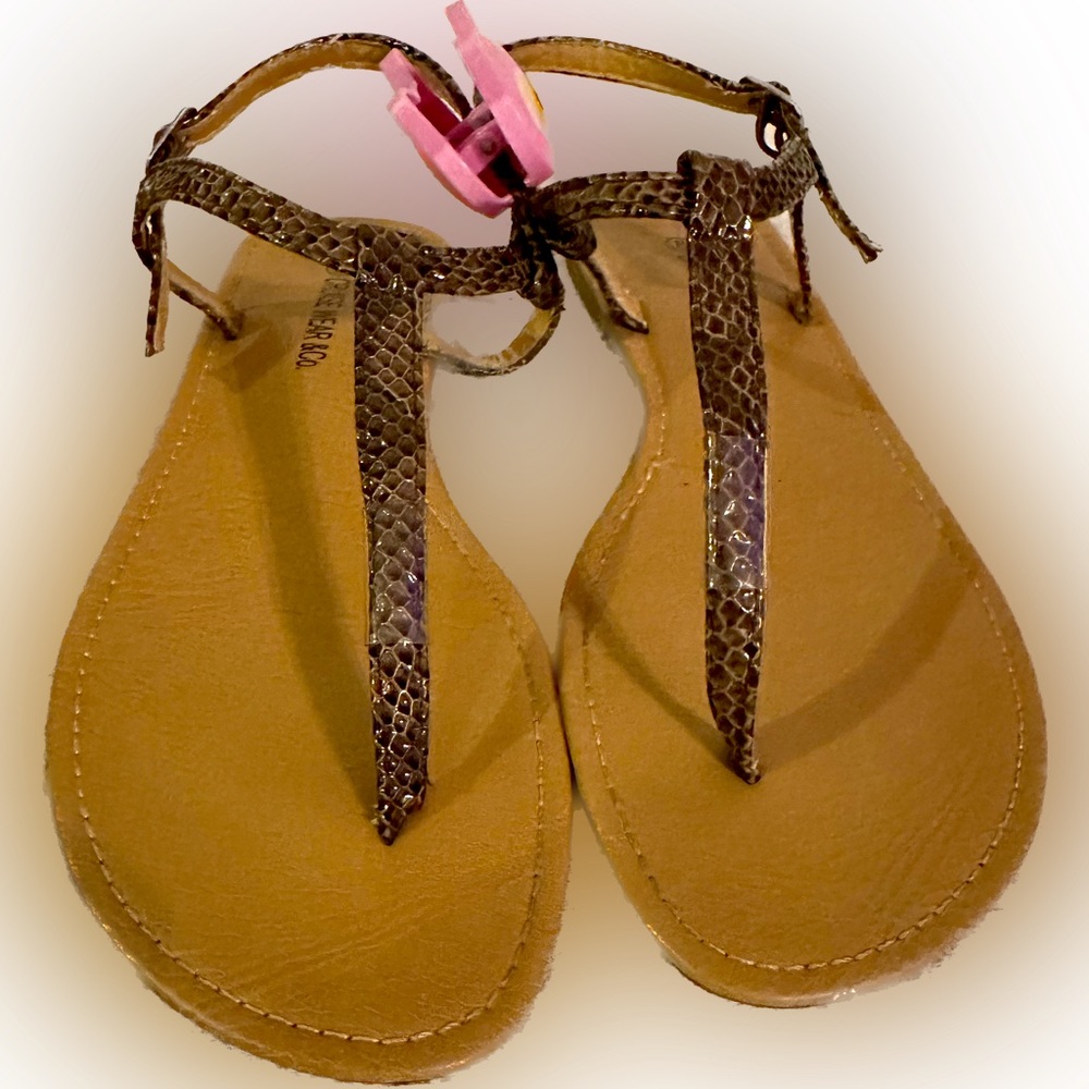 Cruise Wear & Co brown leather/snake T- strap thong Non-Slip Flat Sandals Cute!